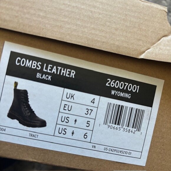 Dr. Martens - Unisex Adult Combs Leather Black Wyoming Boots - Woman's US 6 - Picture 7 of 10